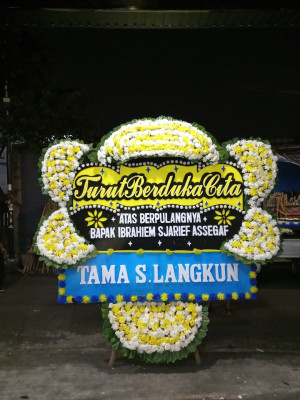 Papan Bunga Duka di Trihanggo